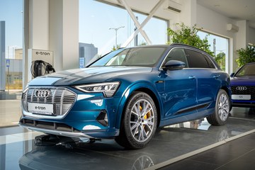 Audi e-tron. Чисто електрическо удоволствие от шофирането.