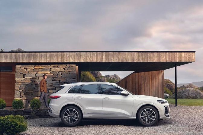 New%20Audi%20%20Q5%20SUV%20e-hybrid