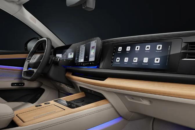 Q7_SUV_AU54x_Panorama-Display-L